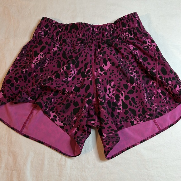 Lululemon Track That Mid-Rise Lined Short 5" Size 6 - Picture 4 of 10